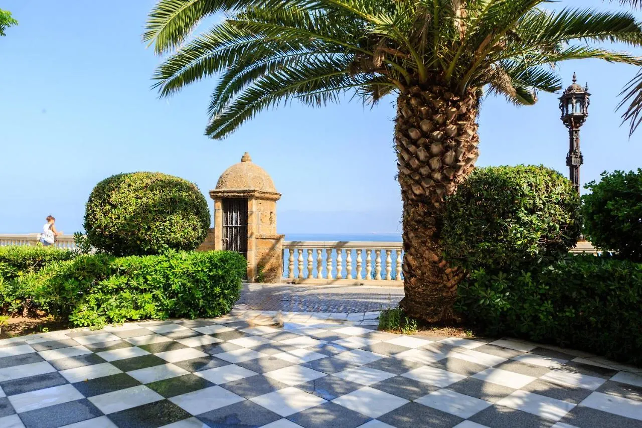 Apartamento Con Patio En Cadiz Centro 아파트